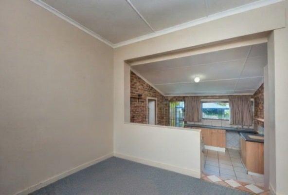 5 Bedroom Property for Sale in Denneoord Western Cape